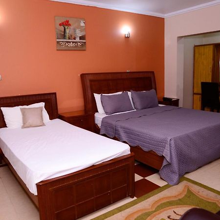 Mir Continental Hotel & Restaurant Muzafferabad Dış mekan fotoğraf