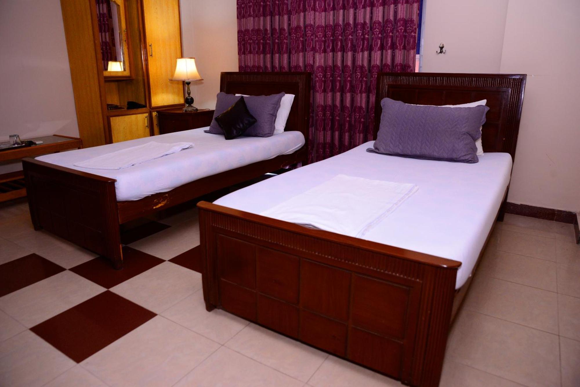 Mir Continental Hotel & Restaurant Muzafferabad Dış mekan fotoğraf