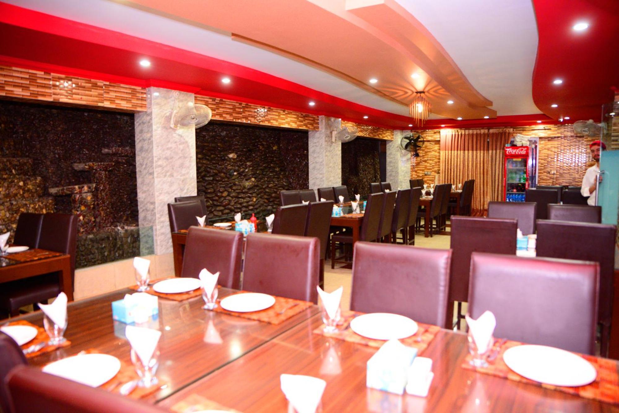 Mir Continental Hotel & Restaurant Muzafferabad Dış mekan fotoğraf